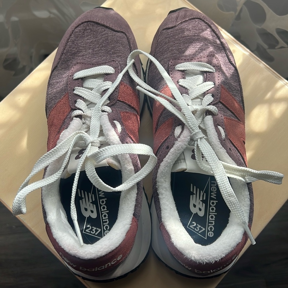 New Balance 237 - Size 8W